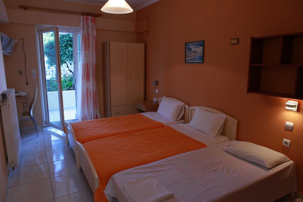 Angela Studios Karfas Luaran gambar